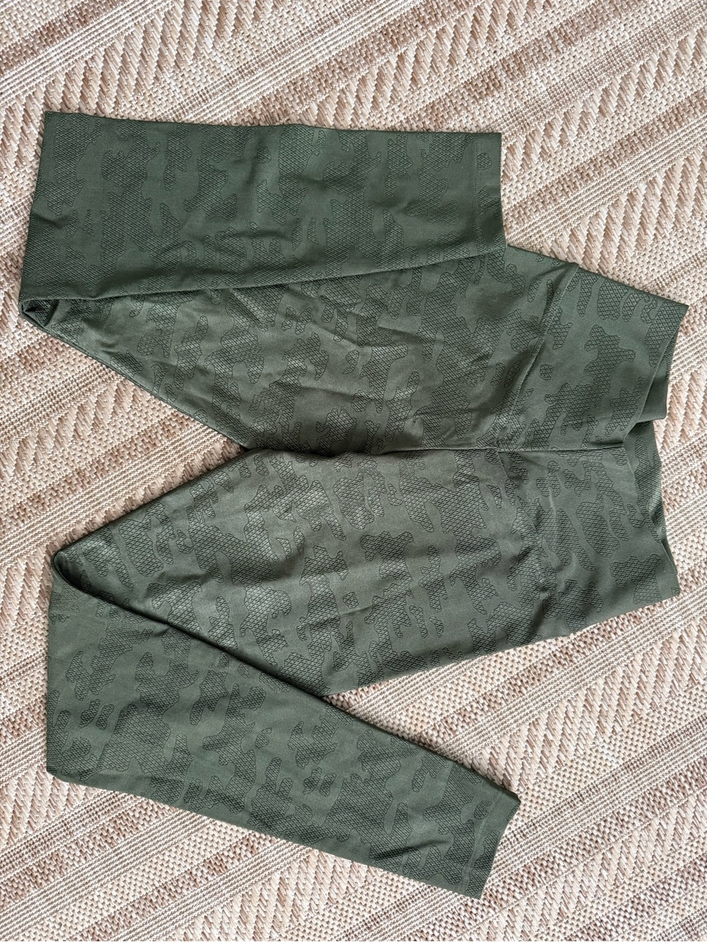 Booty by Brabants Olive Camo Seamless Leggings - Picture 3 of 3
